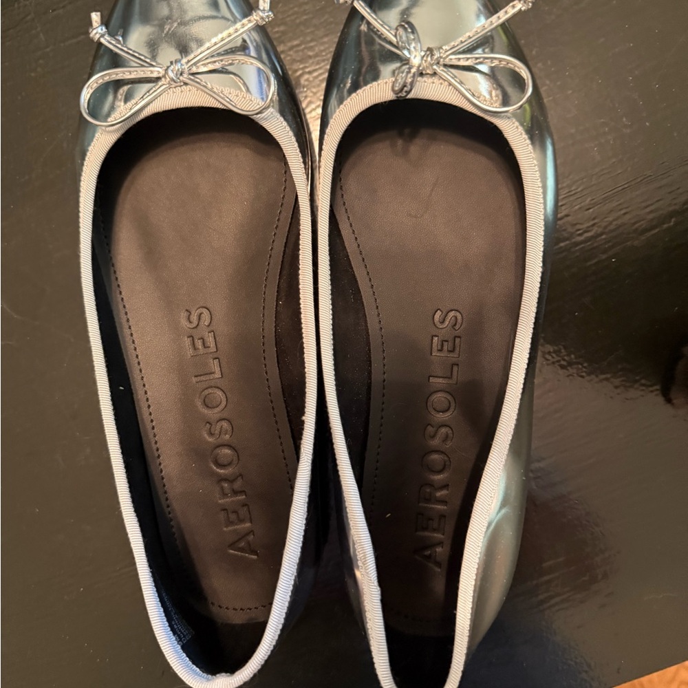 AEROSOLES Silver Ballet Flats with Classic Comfort